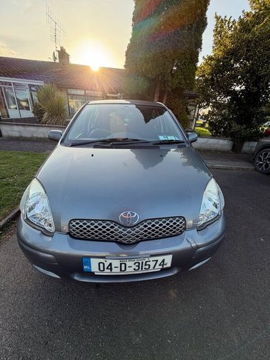 Toyota yaris 2004