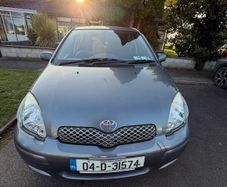 Toyota yaris 2004