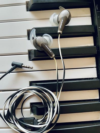 Bose QC20 earphone
