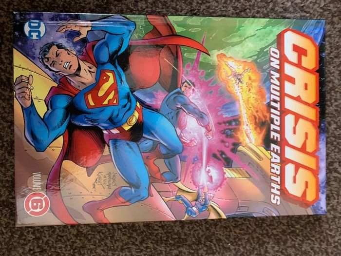 crisis on infinite earths box set