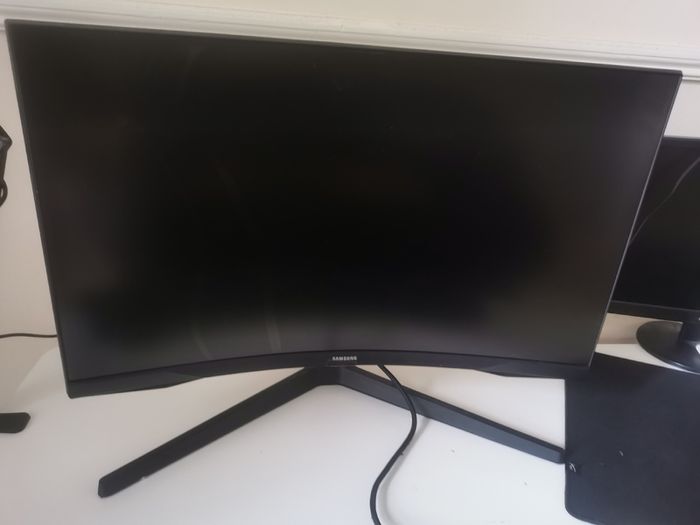 Samsung Odyssey G5 27" Curved QHD 165Hz VA Gaming Monitor (S27CG552EU)