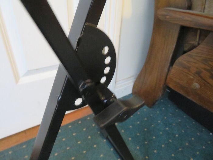 2 folding Piano/keyboard stands