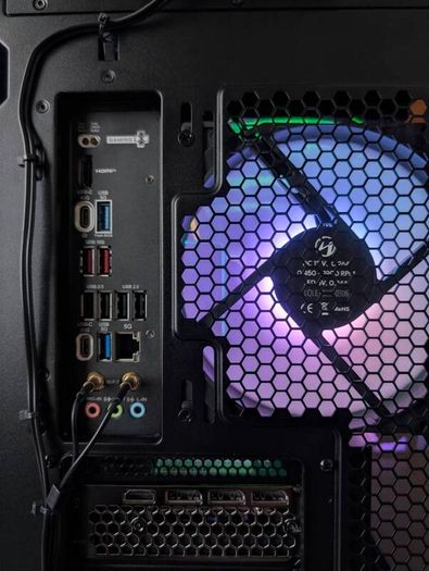 Lian Li High-end Gaming Pc | 9800x3d | 32gb Ddr5 | X870 | 2tb Nvme | Rtx 5070 Phyton Iii | Rm1000x