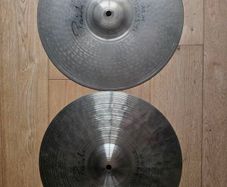 Paiste Signature 14" Medium Hi-Hats. Top & Bottom