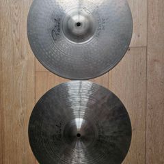 Paiste Signature 14" Medium Hi-Hats. Top & Bottom