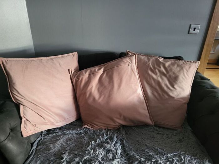 Dusky pink fully lined curtains with matching curtains
