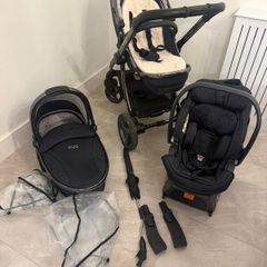 Egg 2 Stroller and Bassinet Travel System