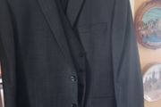 Stylish men's (Paris) Suit, size 44S.
