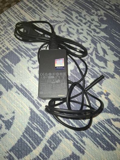 Microsoft Surface 65W Power Supply