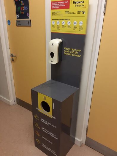 Hand sanitiser dispenser