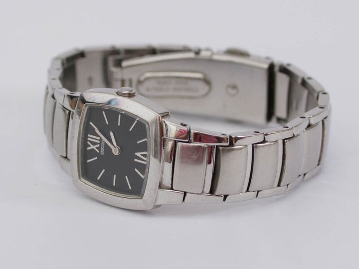 Ladies Seiko Quartz Watch