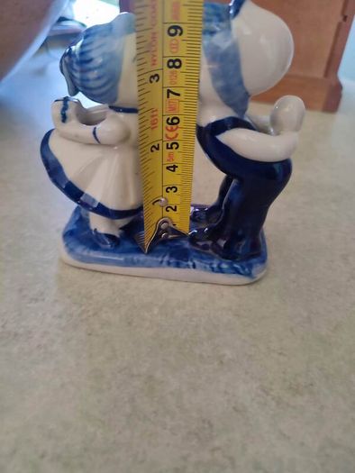 Delft Blue Hand Painted Figurine Holland Dutch Boy Girl Kissing Mini Stamped