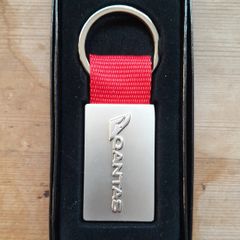 Quantas Metal Keyring - New & Boxed