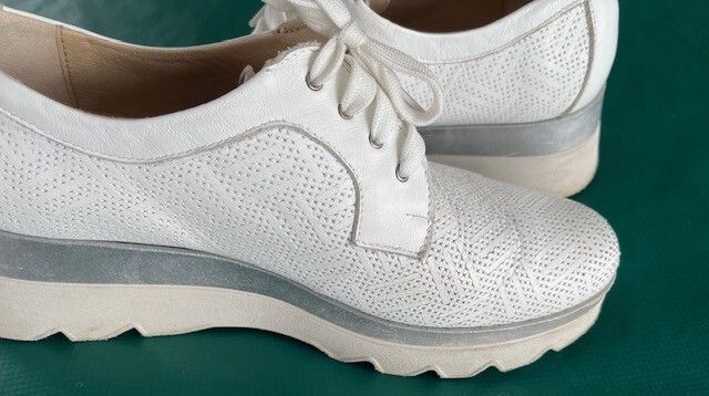 Ladies PITILLOS Winter white / cream wedged SOFT LEATHER Shoes boots Size 39 Uk 6. High Quality.  In really super condition