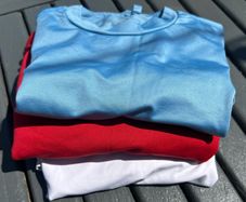 Bundle x 3 Body under armour sports tops - size youth approx age 9-11 yrs