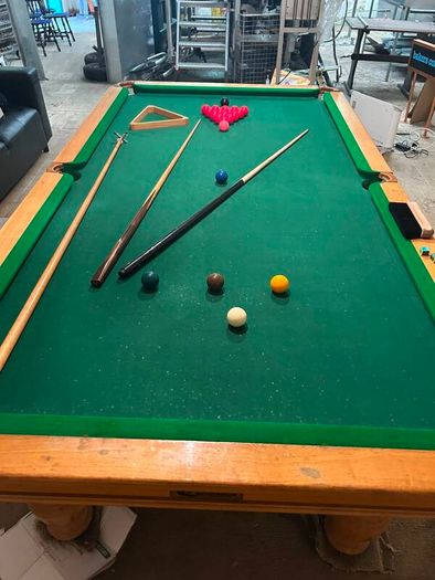 snooker table