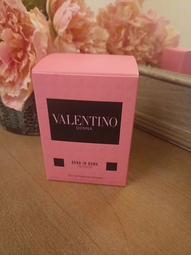 VALENTINO Donna Born in Roma Intense