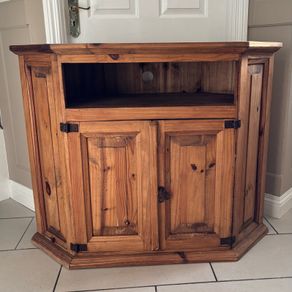 Mexican Pine TV unit