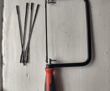 Dargan coping saw with 5 blades included