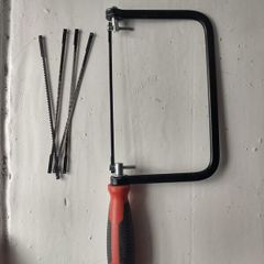 Dargan coping saw with 5 blades included