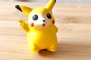 Vintage TOMY Pokemon Pikachu Peace Sign Figure CGTSJ 1999 Gen 1