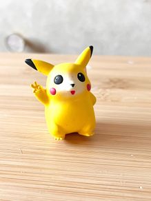 Vintage TOMY Pokemon Pikachu Peace Sign Figure CGTSJ 1999 Gen 1