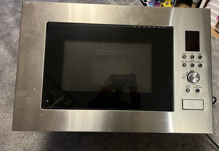 Microwave Oven With Grill