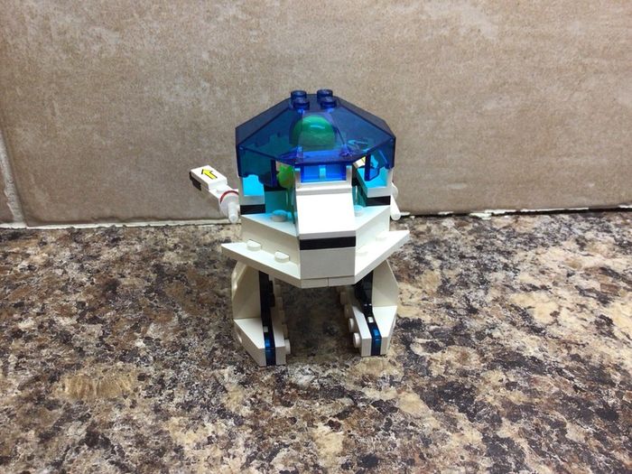 Lego land - Lego set no 6848 - strategic pursuer - full and complete