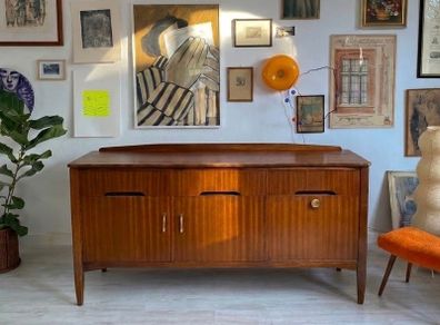 Mid Century Modern Teak Sideboard / Credenza/ Drinks Cabinet