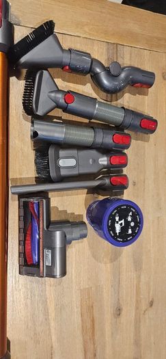 Dyson V10 Absolute +