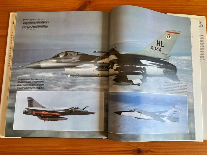 War book: 'Air Forces Of The World'