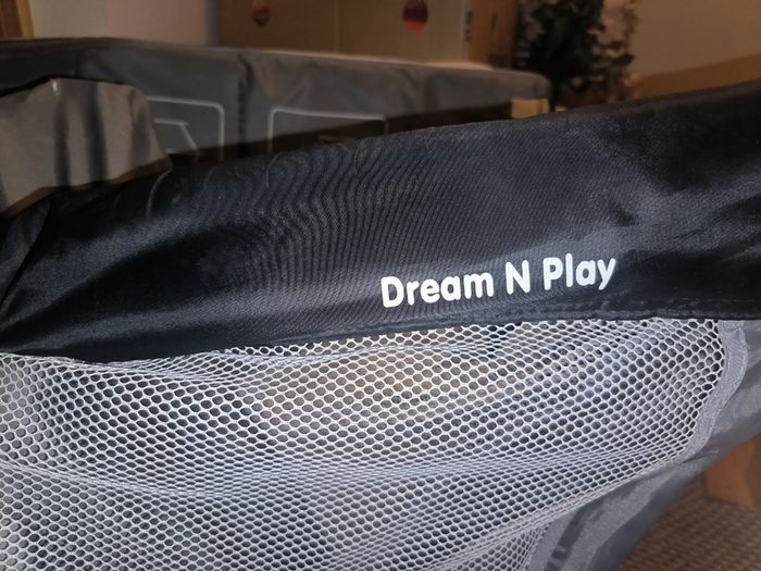 Travel cot