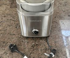 Cuisinart Ice cream maker