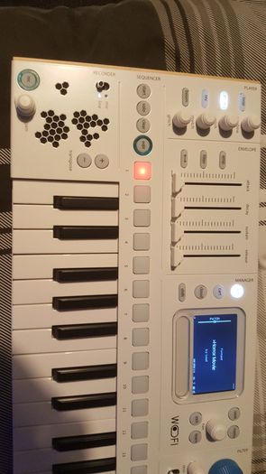 Kiviak WOFI - Sampler keyboard & Granular Synth