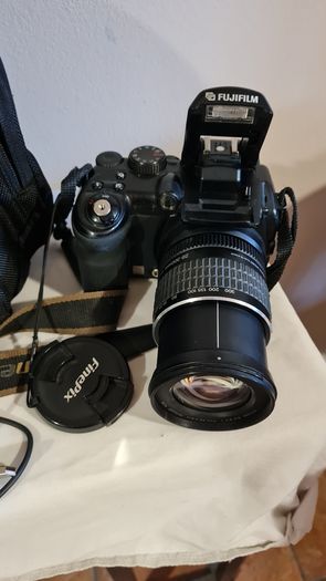 FinePix S9500 Digital camera with camera bag
