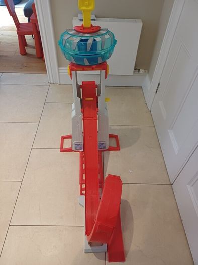 Paw patrol tower and 2 vehicles