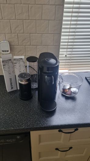 Nespresso Virtuo Coffee Machine & Accessories