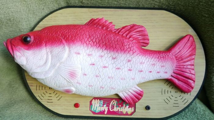 Rock King Tommy the xmas singing fish