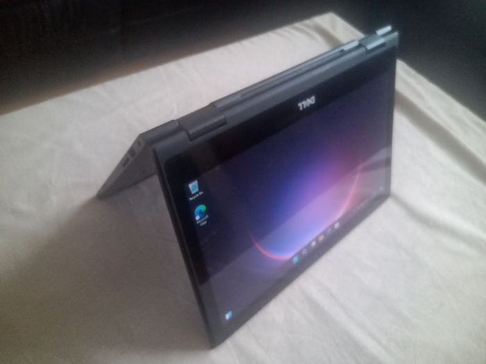 Dell  Latitude 2 in 1 3390 Touchscreen