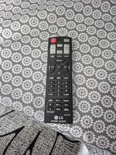 LG rk7 XBoom 550 watt Speaker and projector