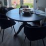 Round dining table Image 4