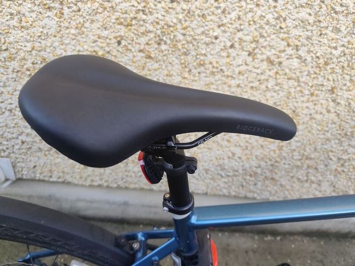 Ridgeback Element Hybrid Bike XL 21 inch Blue  Excellent Condition  and Child Seat and Extras