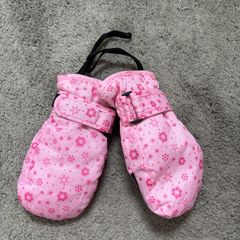 Girl mittens for up to 4 years old