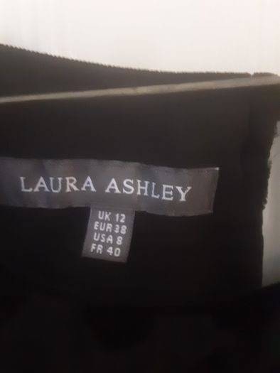 Laura Ashley  Elegant and Sophisticated Top, with a Spotted Pattern/Colour: Black  .. Size: 12 UK  40 EU/Price Drop