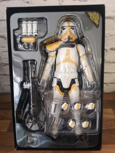 Hot Toys Artillery Stormtrooper Mandalorian
