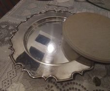 Walker & Hall Silver Plated Bread/ Cheese Server
