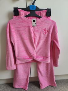 BNWT Dunnes Girl's Pyjamas, size: 6-7 years