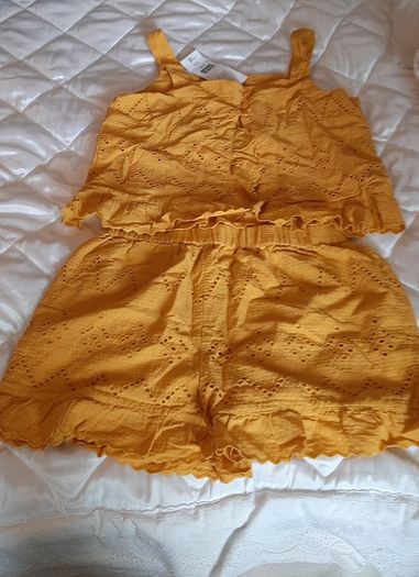 Girls F & F shorts and top set new