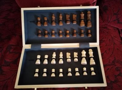 Chess Set Smooth Wood, Ideal Travel Companion Game To Play Together On