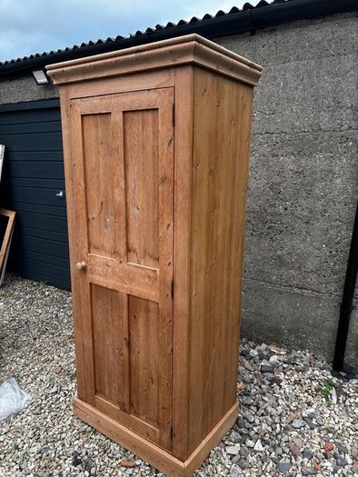 Pine wardrobe Shaker style